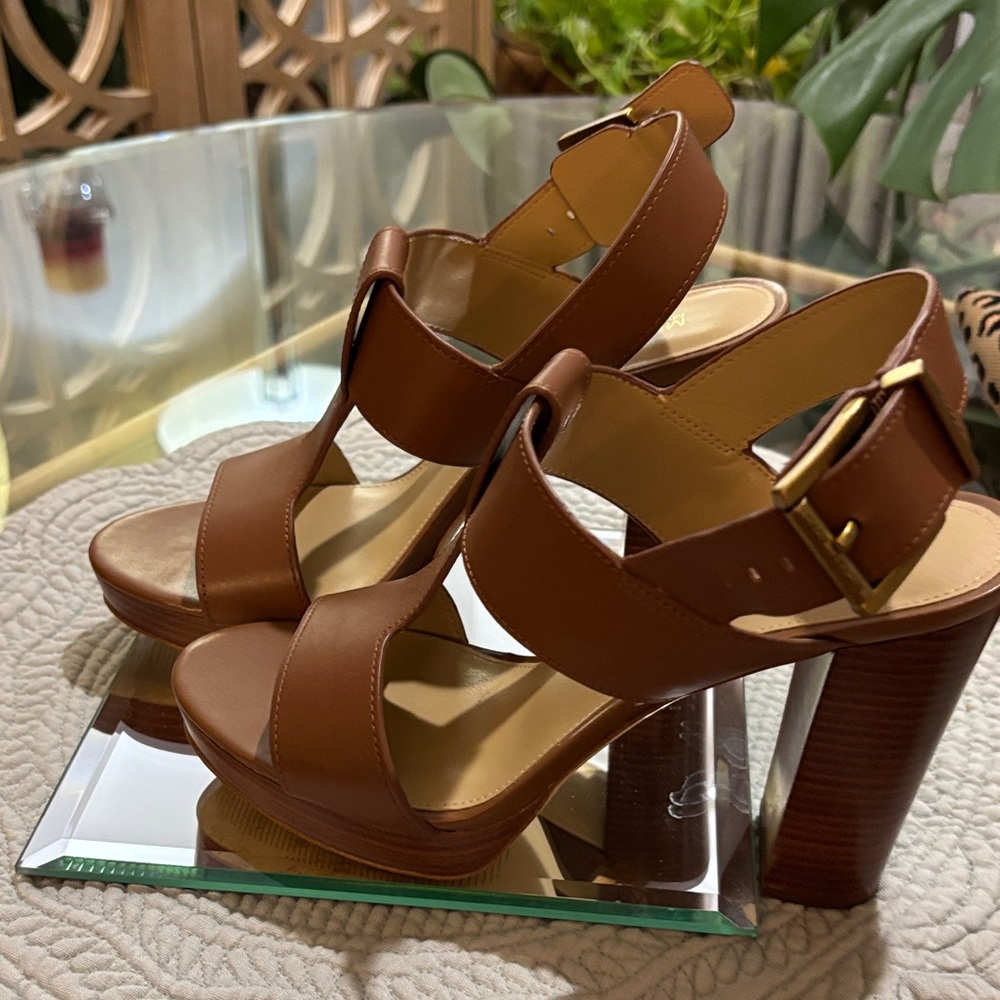 Never worn, gorgeous, Michael Kors, pumps, sexy heels